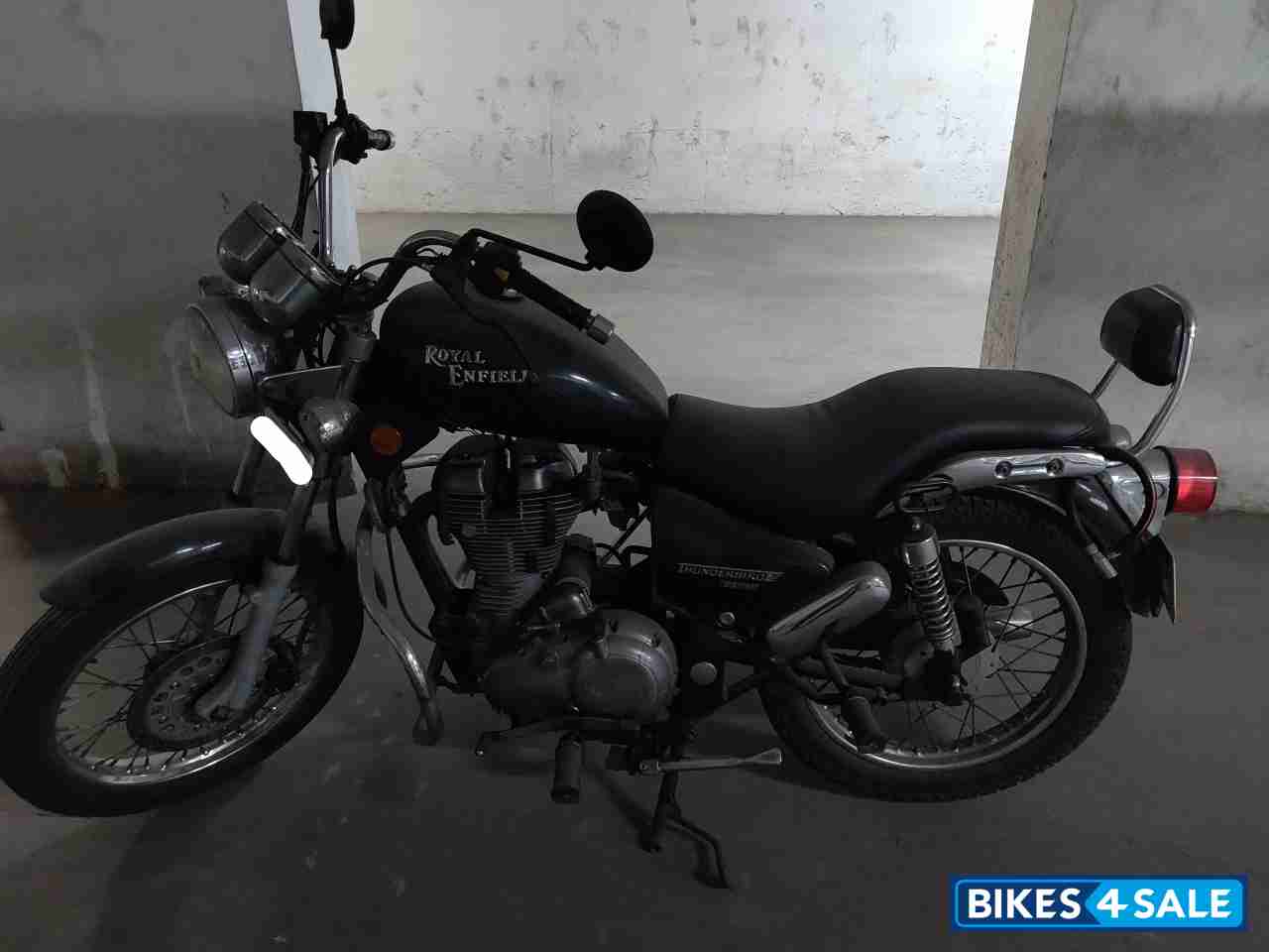 Black Royal Enfield Thunderbird TwinSpark 350