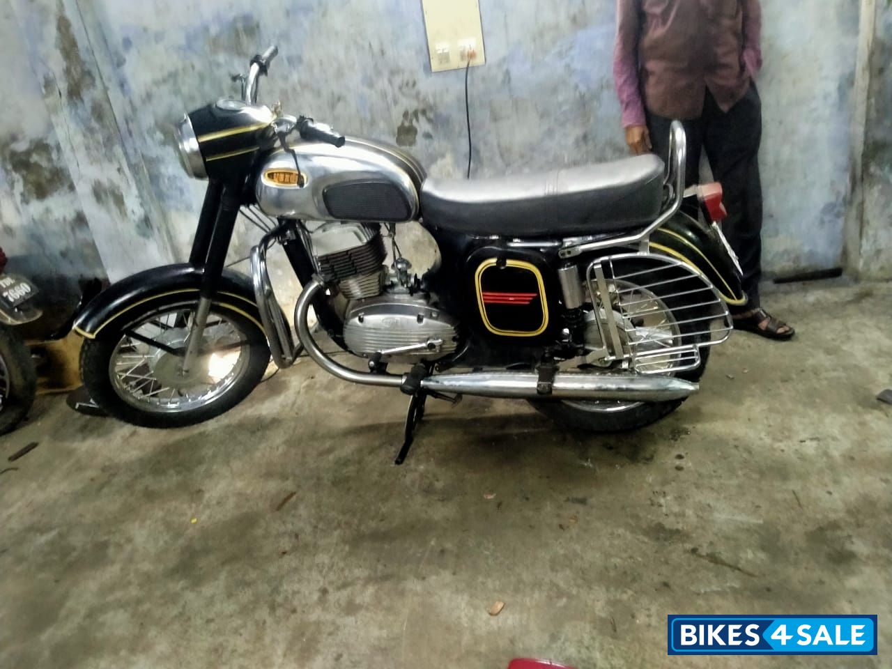 Black Ideal Jawa Yezdi Model B Black Ideal Jawa Yezdi Model B