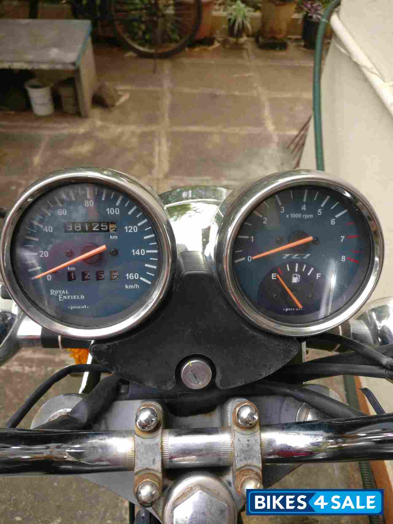 Jet Black Royal Enfield Thunderbird TwinSpark 350