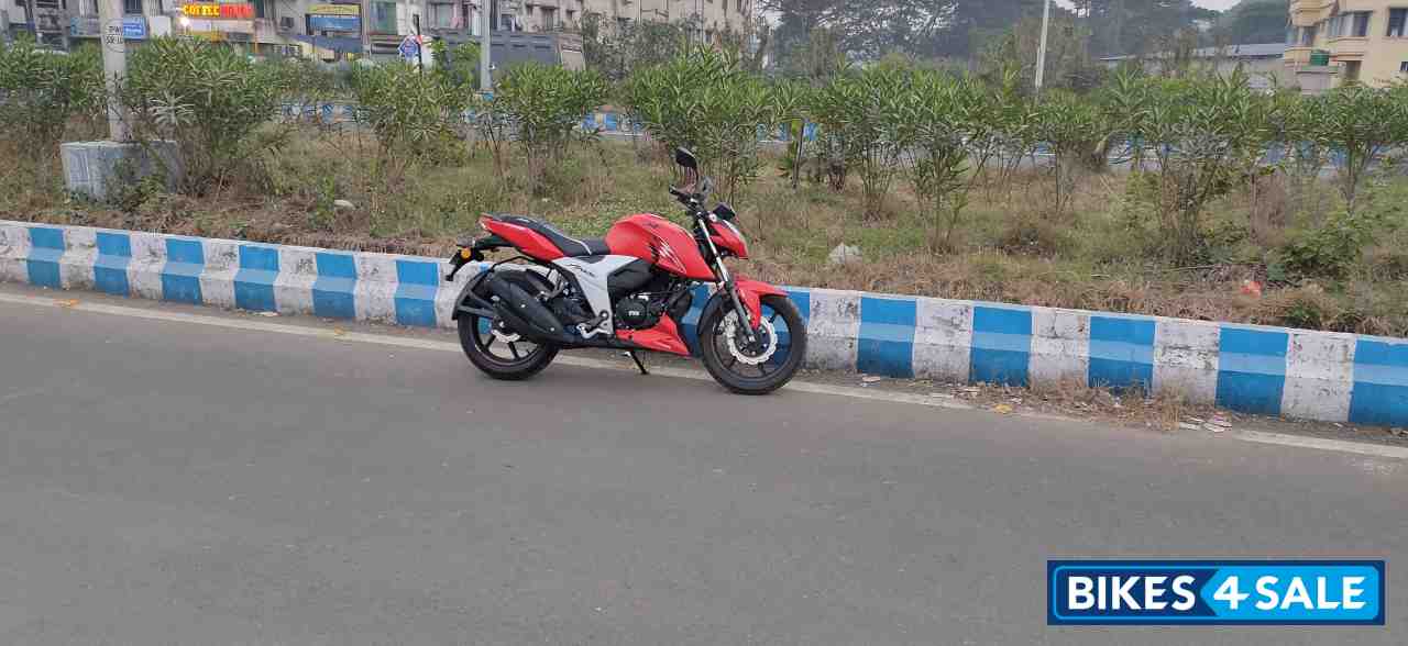 TVS Apache RTR 160 4V BS6