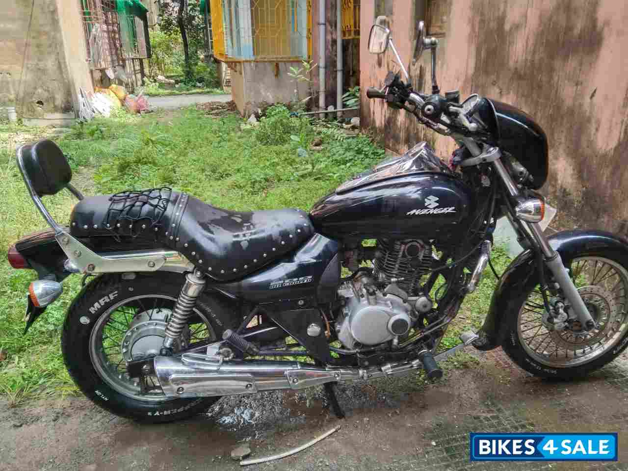Bajaj Avenger 200