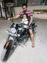 Black Bajaj Avenger Street 160 BS6