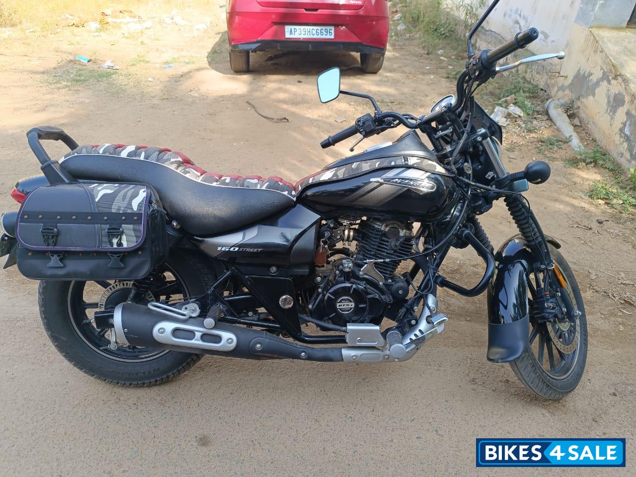 Black Bajaj Avenger Street 160 BS6