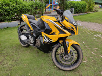 Bajaj Pulsar RS 200 ABS