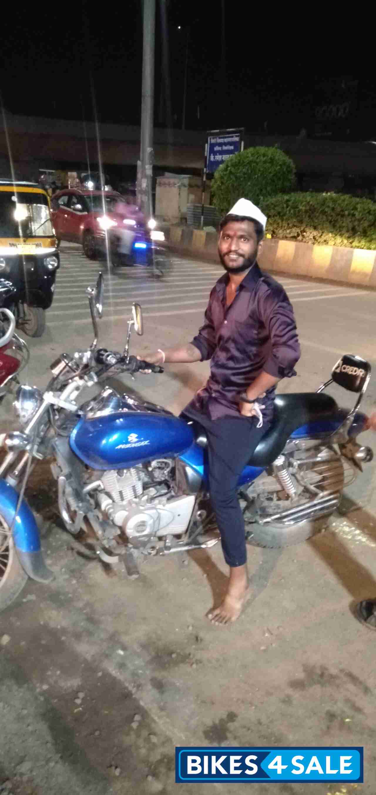 Bajaj Avenger 220 DTS-i