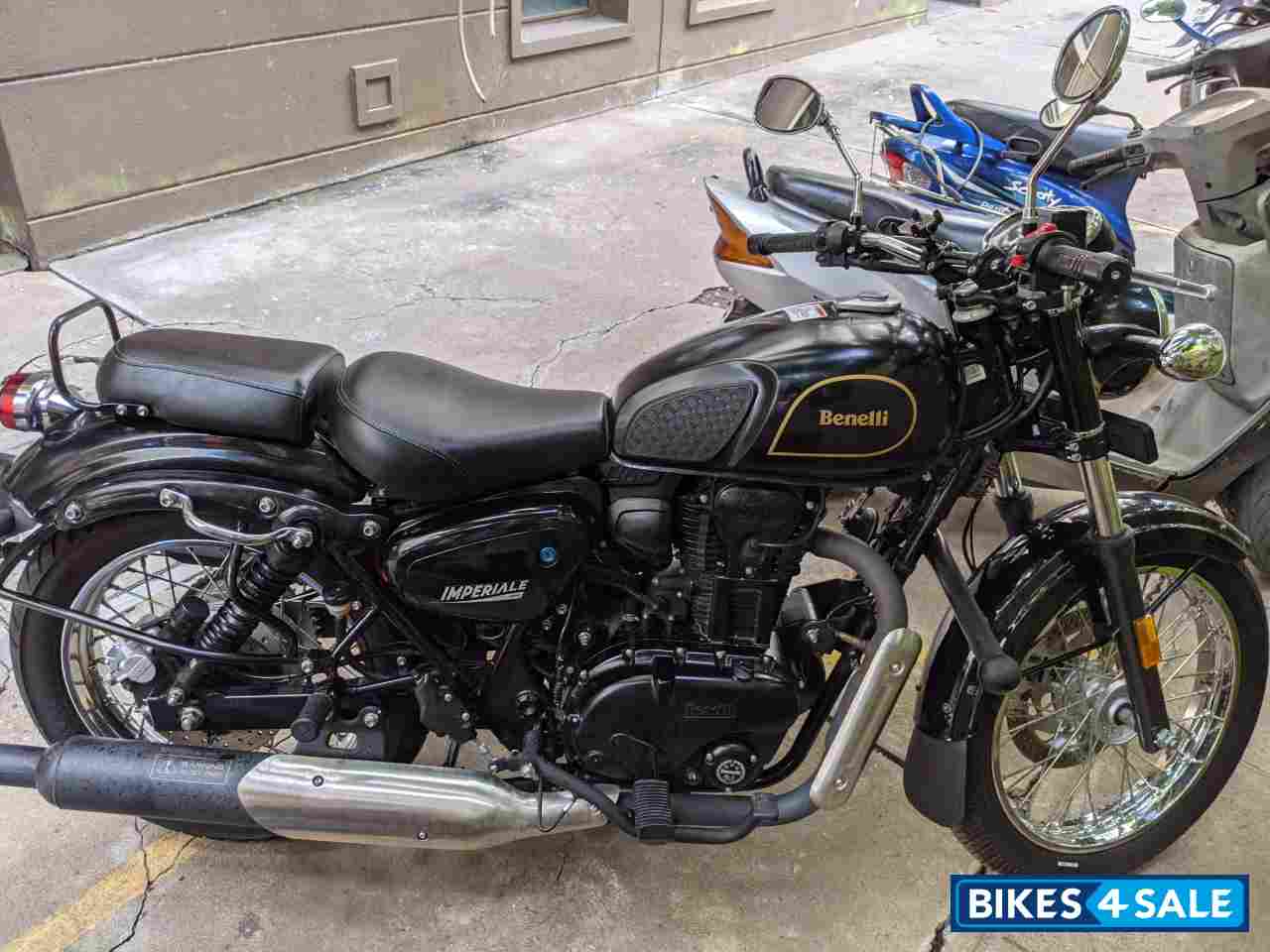 Black Benelli Imperiale 400