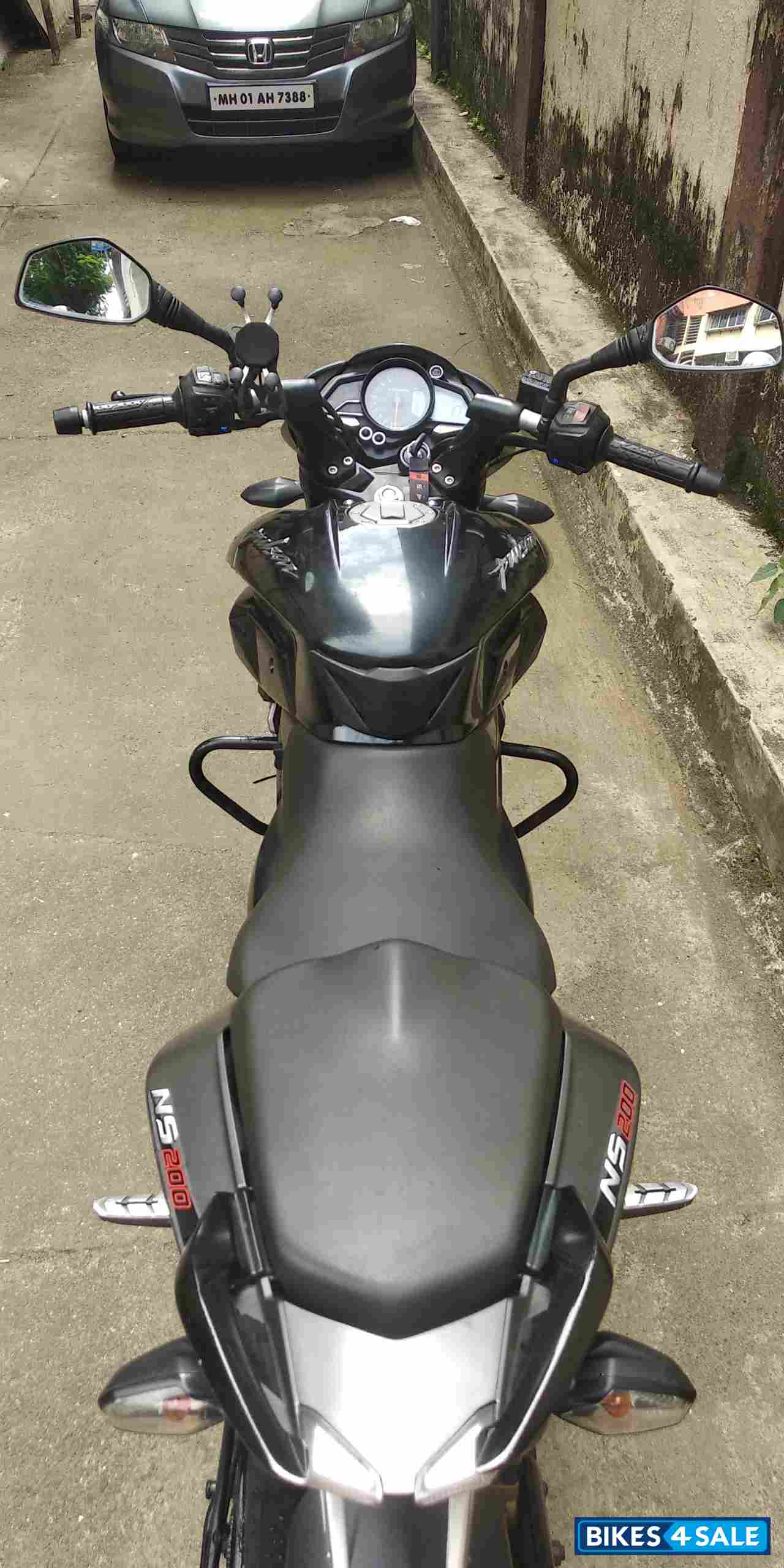 Bajaj Pulsar 200 NS