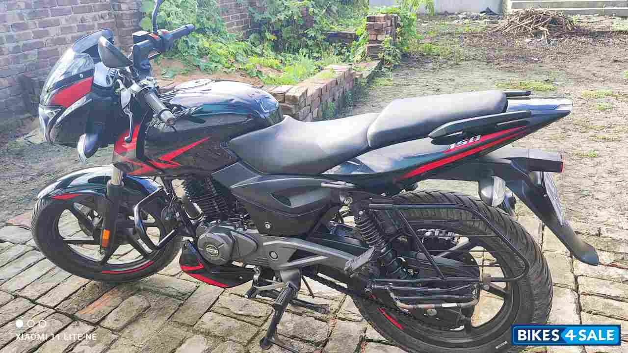 Ebony Blk Red Dlk Bajaj Pulsar 150 Twin Disc BS6