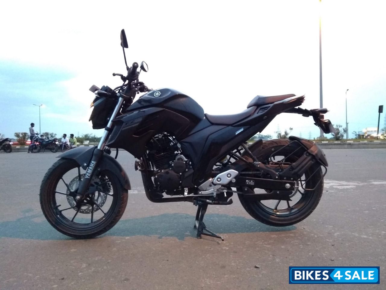 Yamaha FZ25