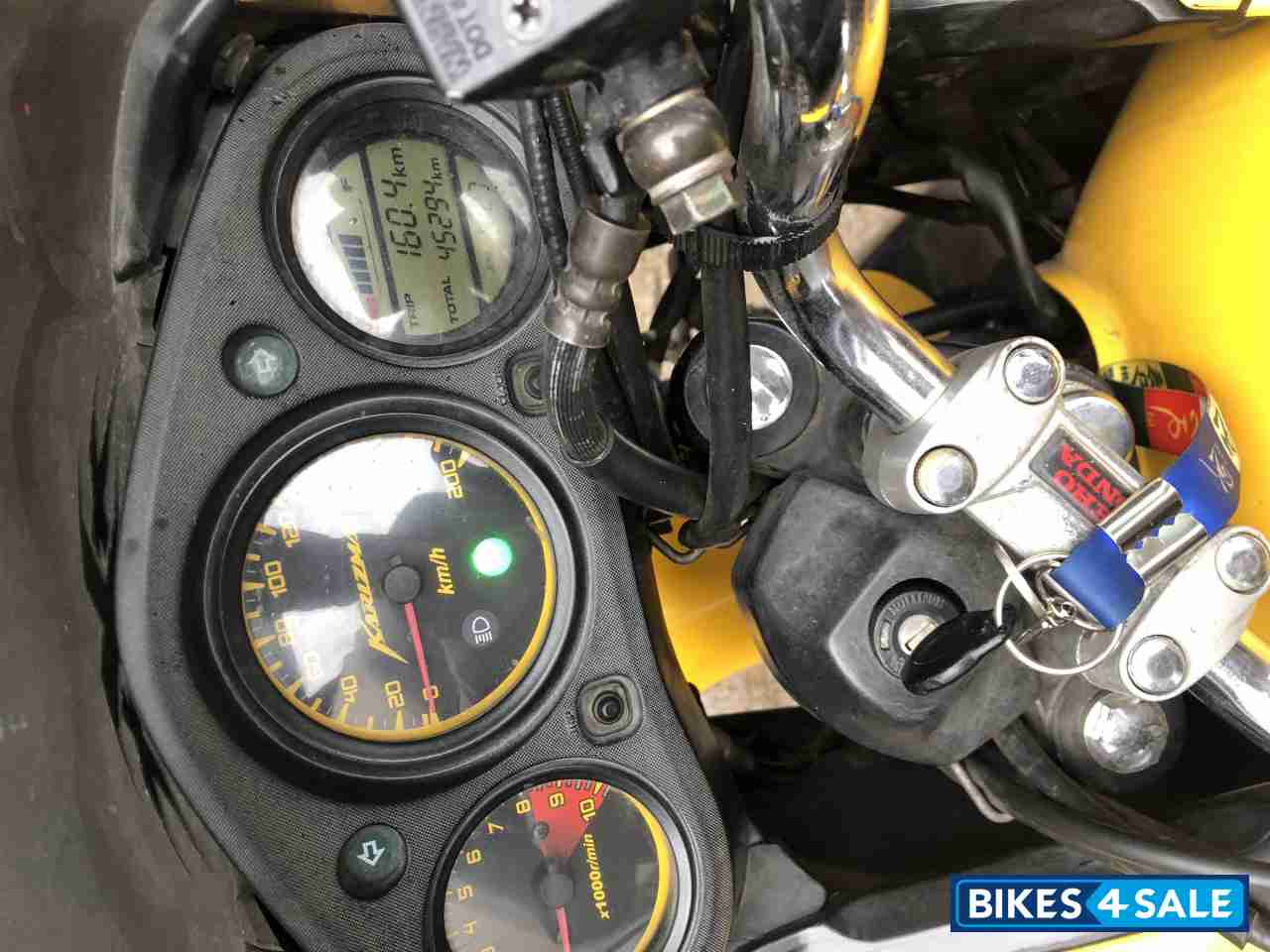 Yellow Hero Karizma R