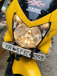 Yellow Hero Karizma R