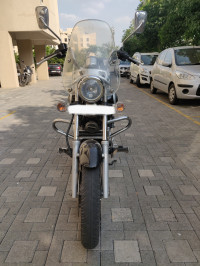 Black Bajaj Avenger Cruise 220