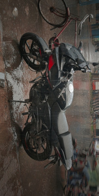Black Bajaj Pulsar 220F