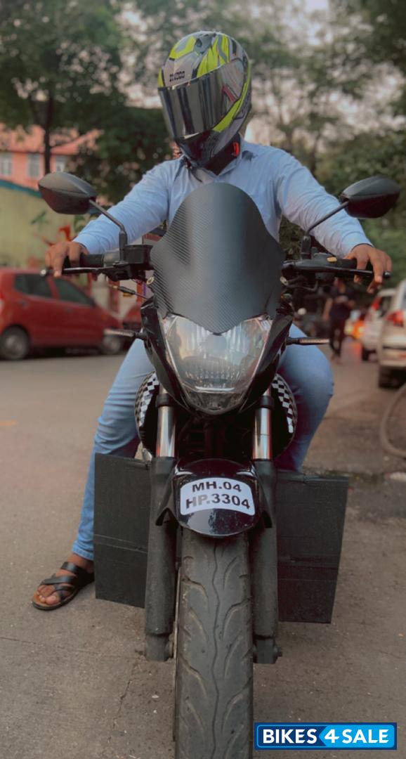 Black Suzuki GS 150R