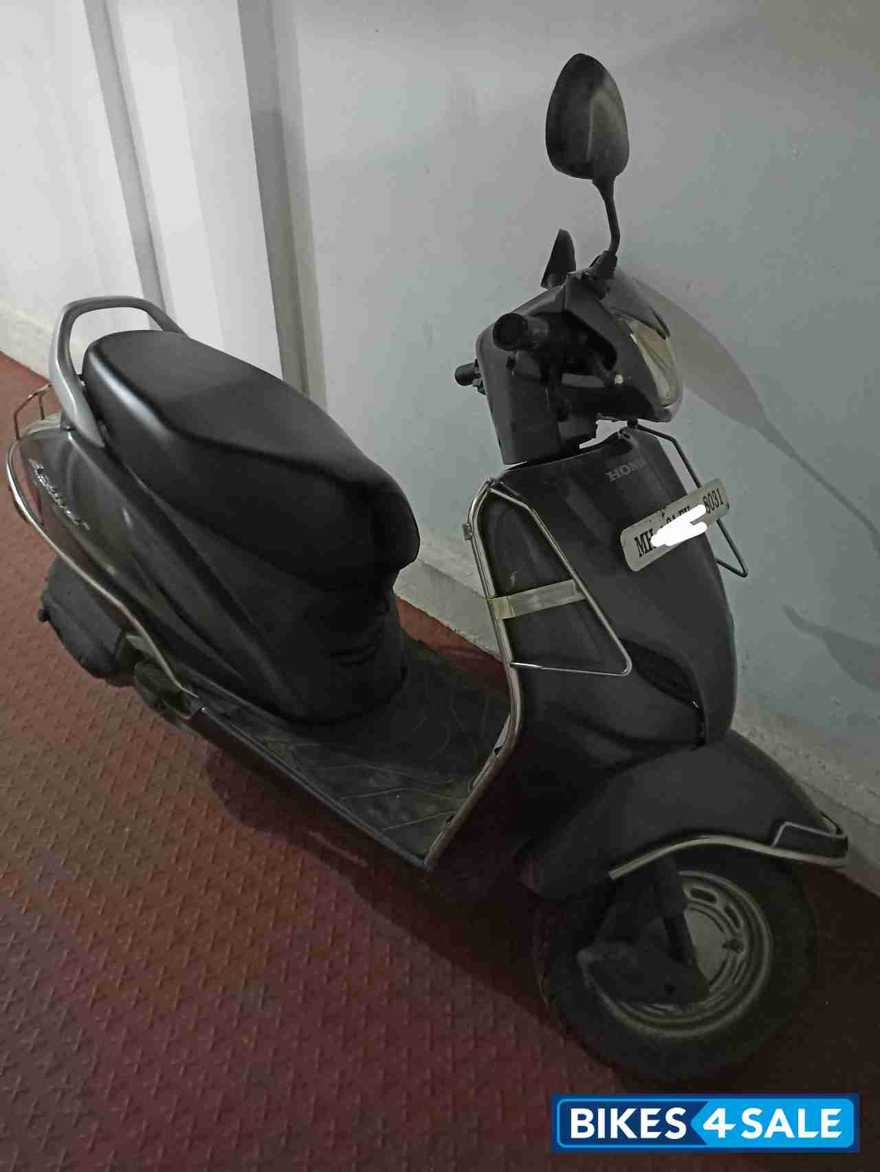 Grey Honda Activa 3G