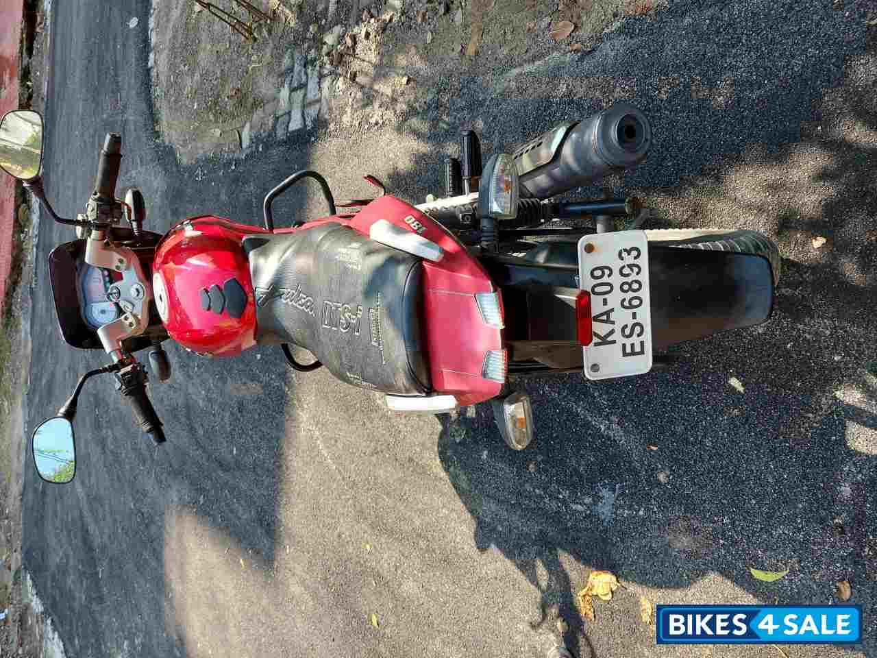 Red Bajaj Pulsar 180