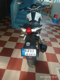 White Benelli TNT 25