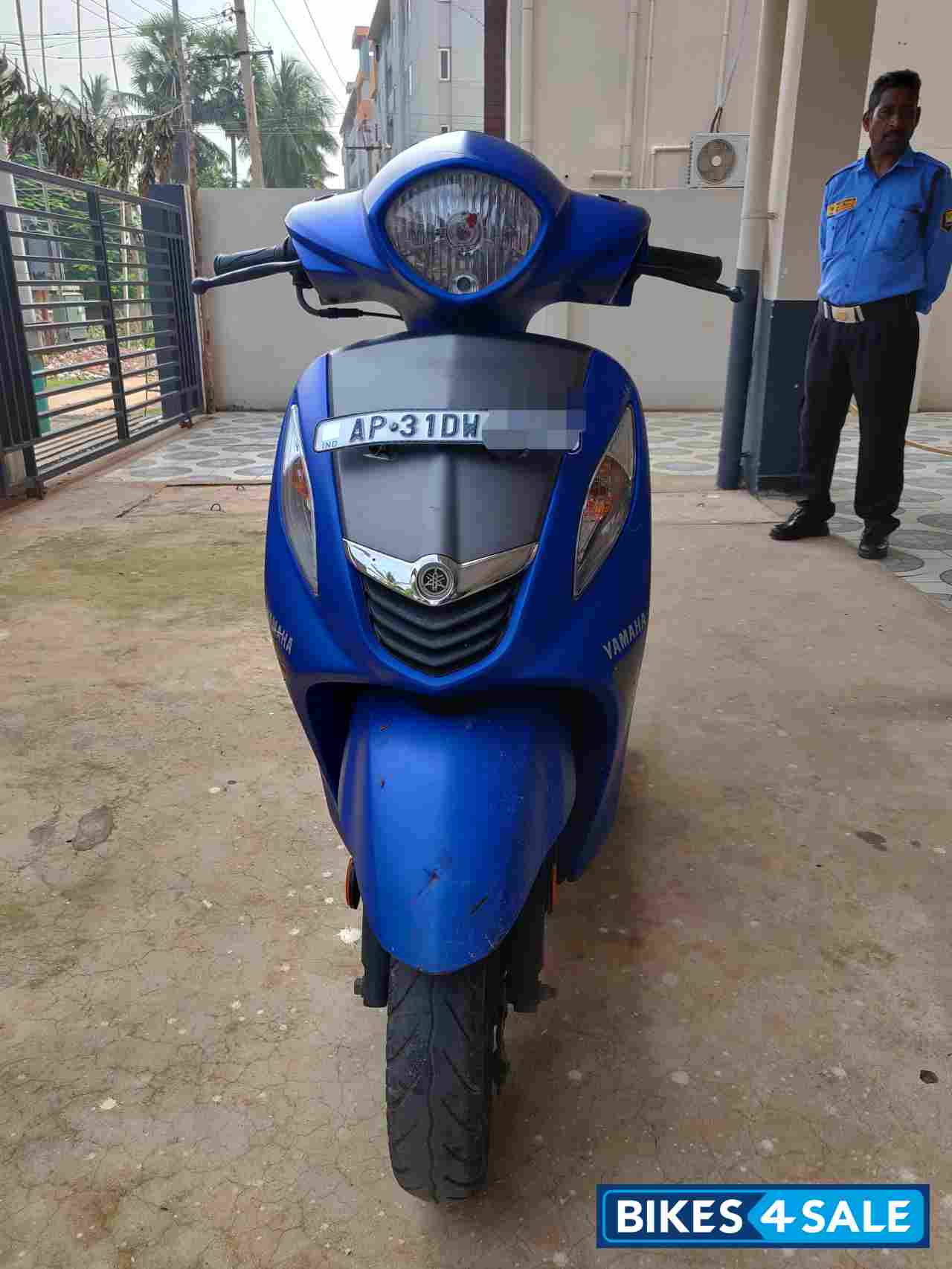 Blue Yamaha Fascino
