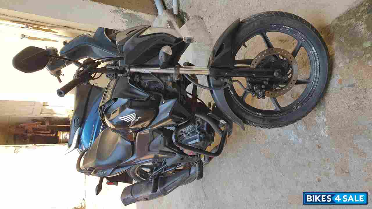 Black Honda CB Trigger Black Honda CB Trigger