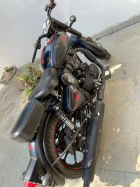 Royal Enfield Classic Stealth Black