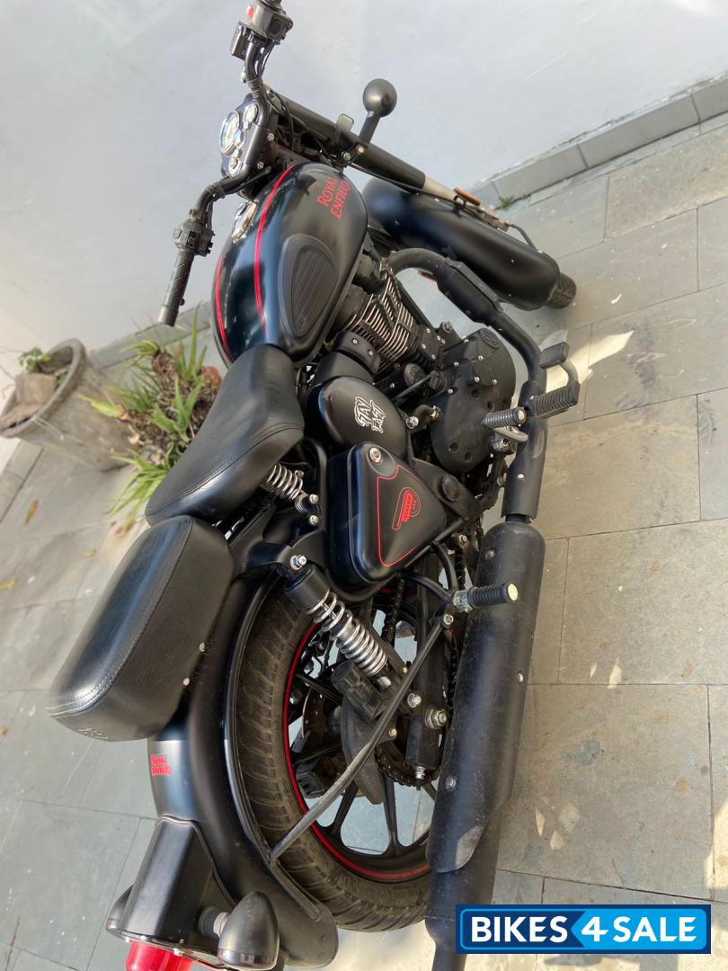 Royal Enfield Classic Stealth Black