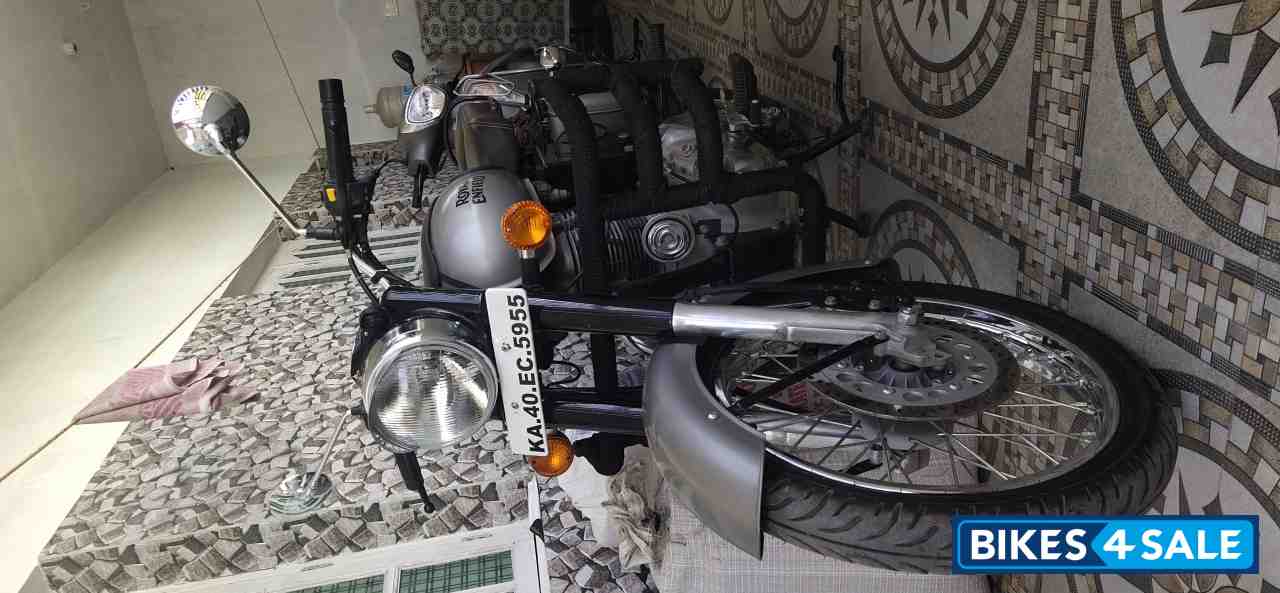 Grey Royal Enfield Classic Gunmetal Grey