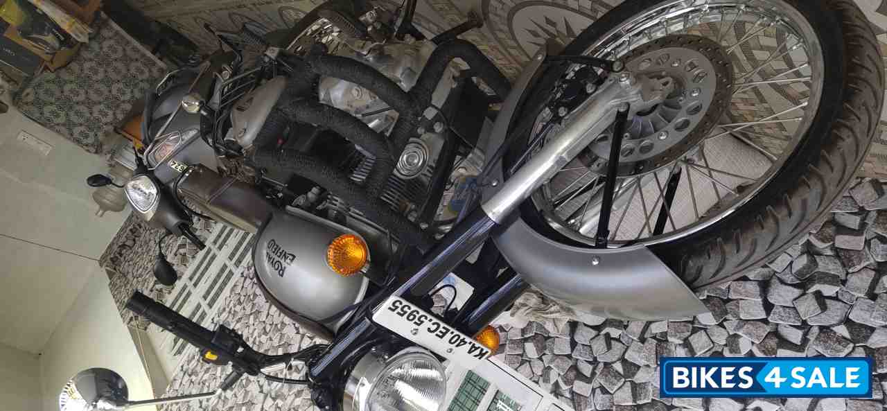 Grey Royal Enfield Classic Gunmetal Grey