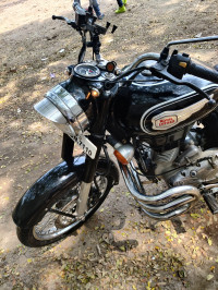Black Royal Enfield Bullet Standard 500