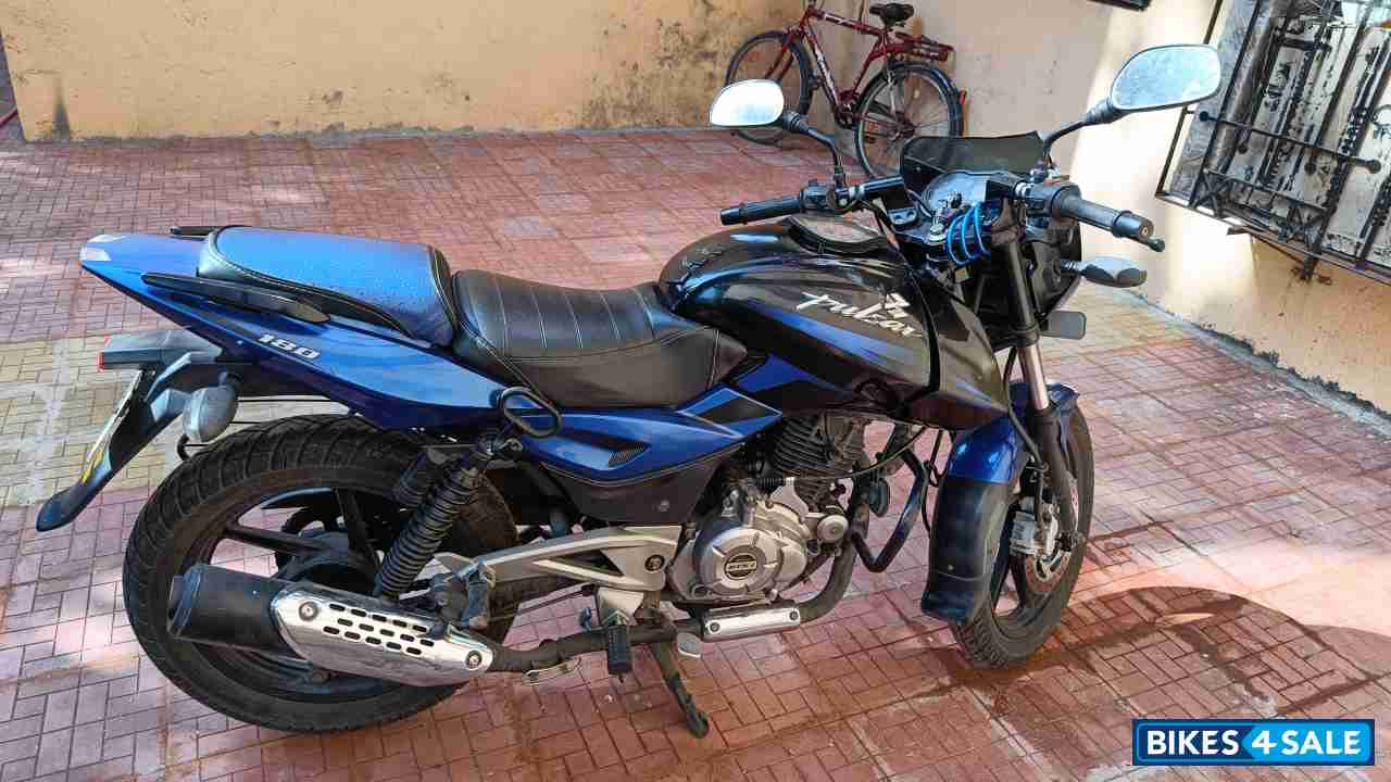 Safire Blue Bajaj Pulsar 180 DTSi