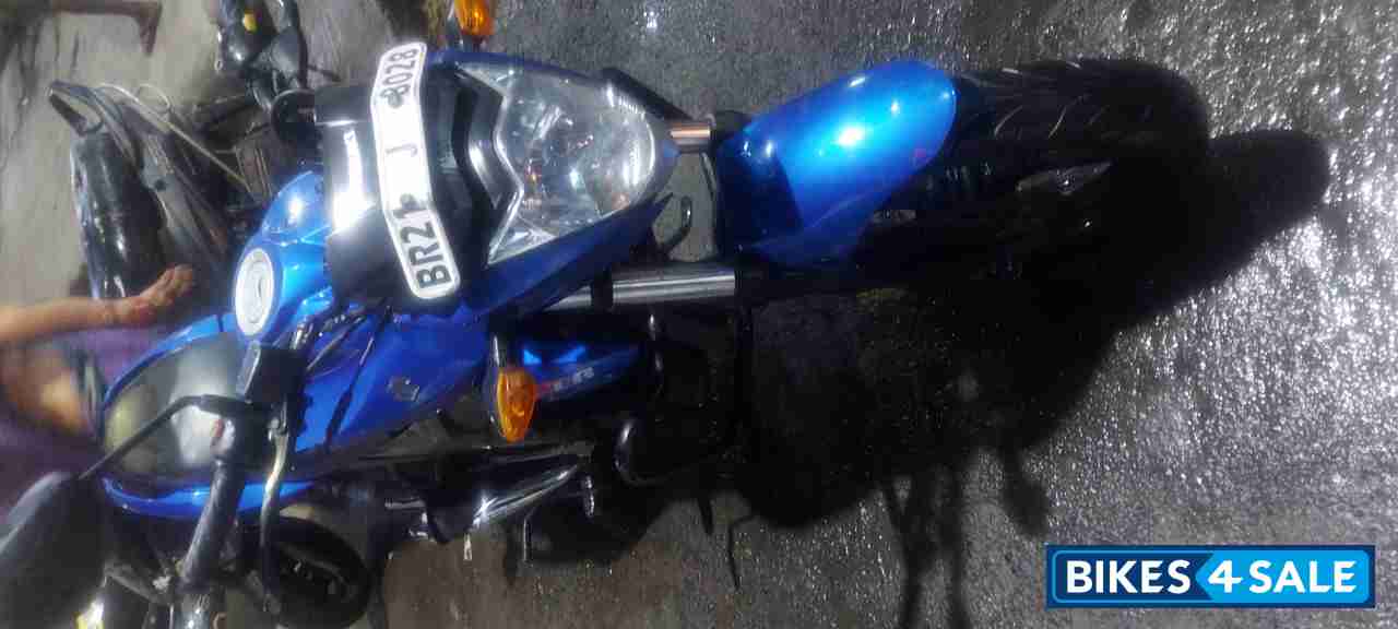 Blue Suzuki Gixxer 150