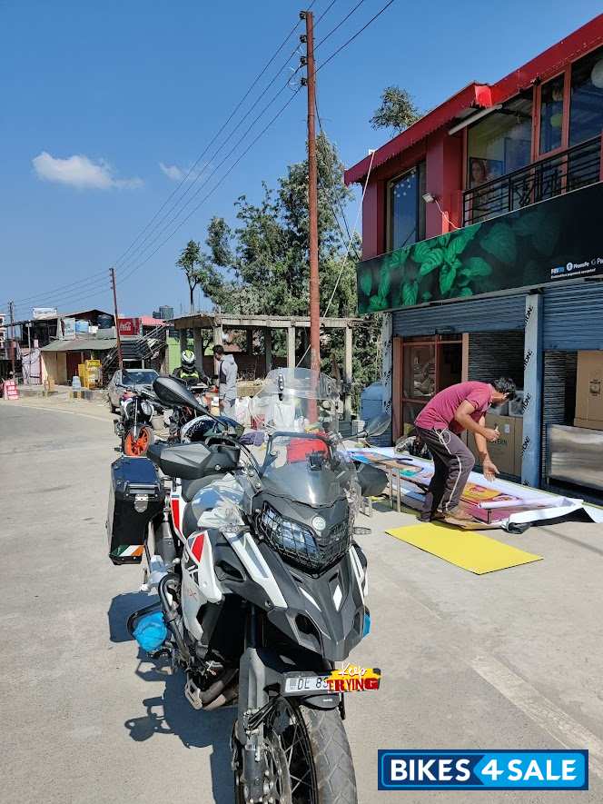 White Benelli TRK 502X