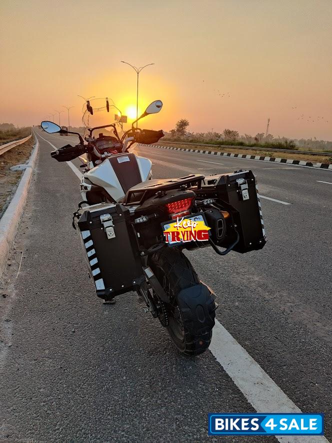 White Benelli TRK 502X