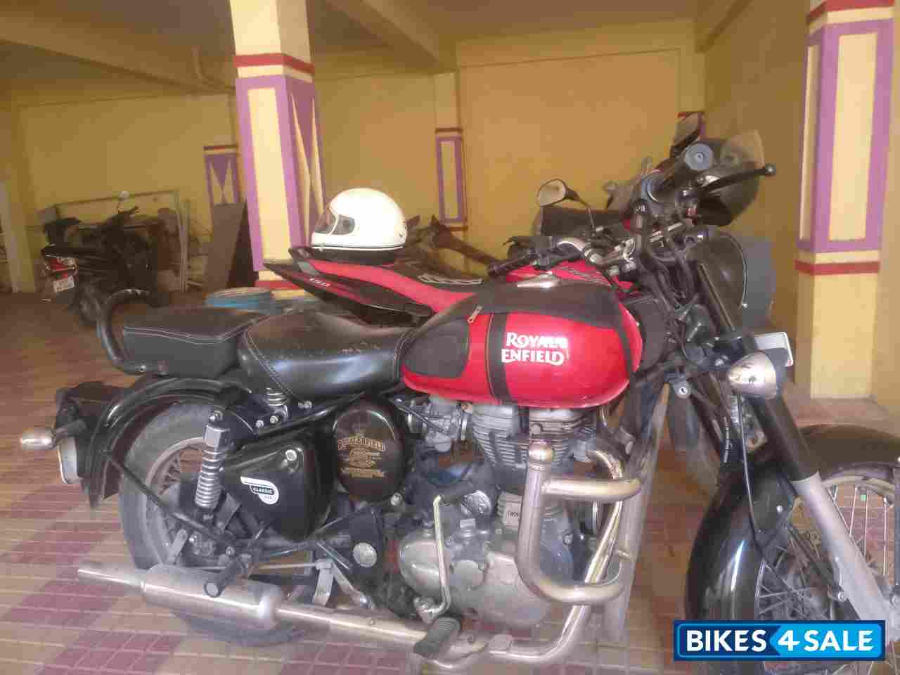 Royal Enfield Classic 350 Redditch Red