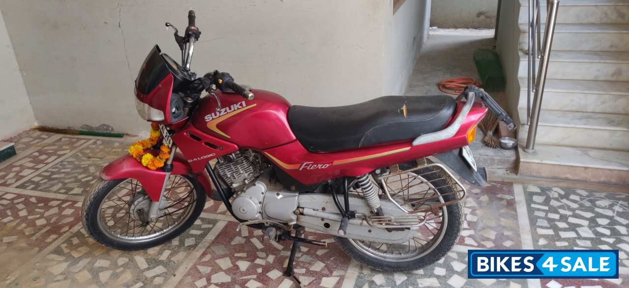 Red Suzuki Fiero Red Suzuki Fiero