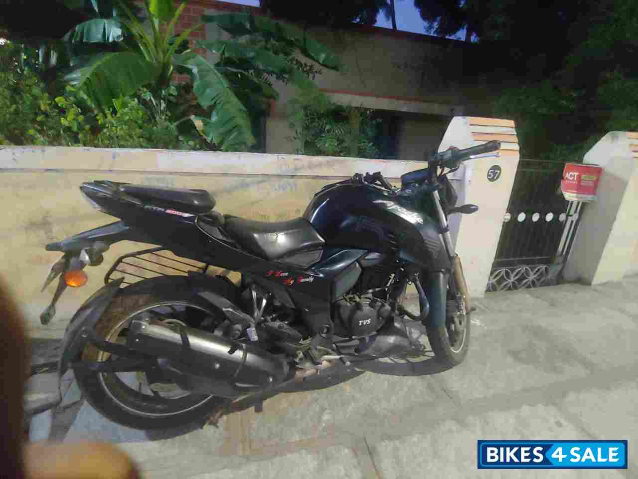 TVS Apache RTR 200 4V