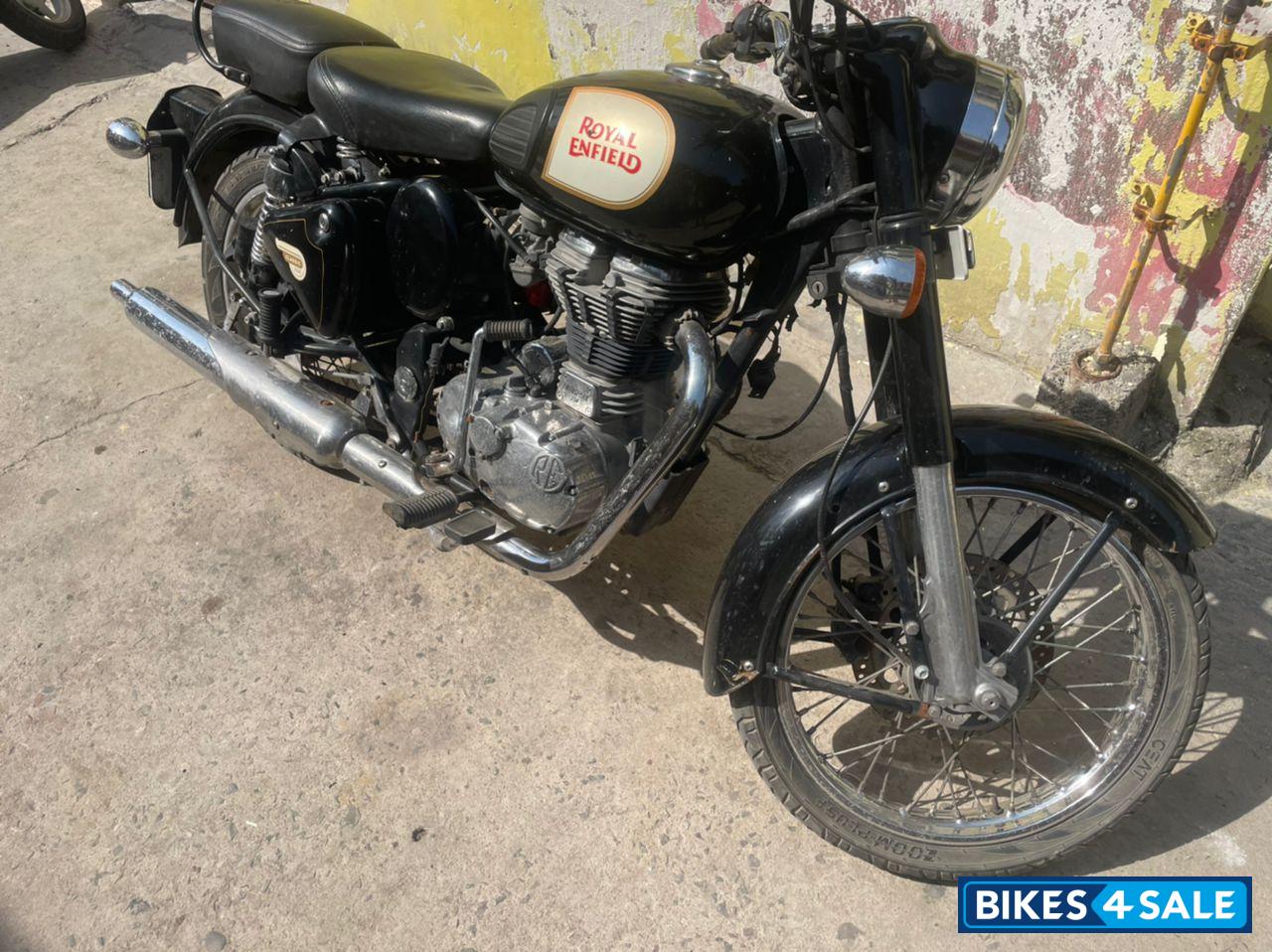 Black Royal Enfield Classic 350