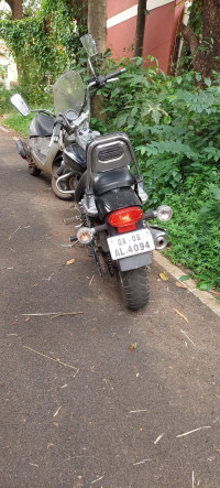 Black Bajaj Avenger Cruise 220