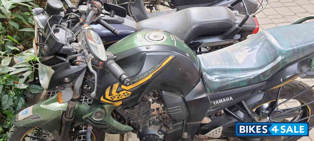 Military Limited Edition Yamaha FZ-S