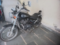 Black Royal Enfield Thunderbird 350