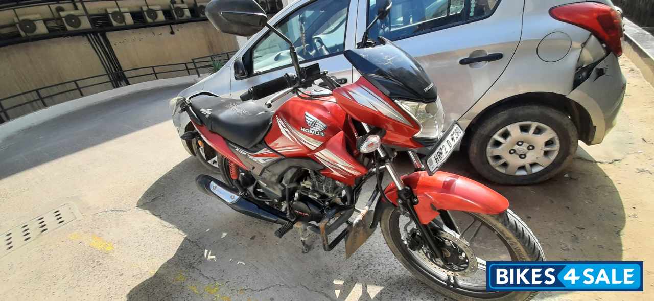Red Honda CB Shine SP