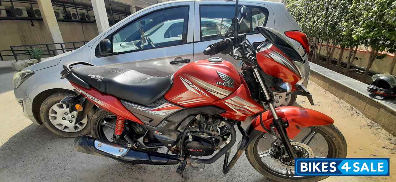 Red Honda CB Shine SP