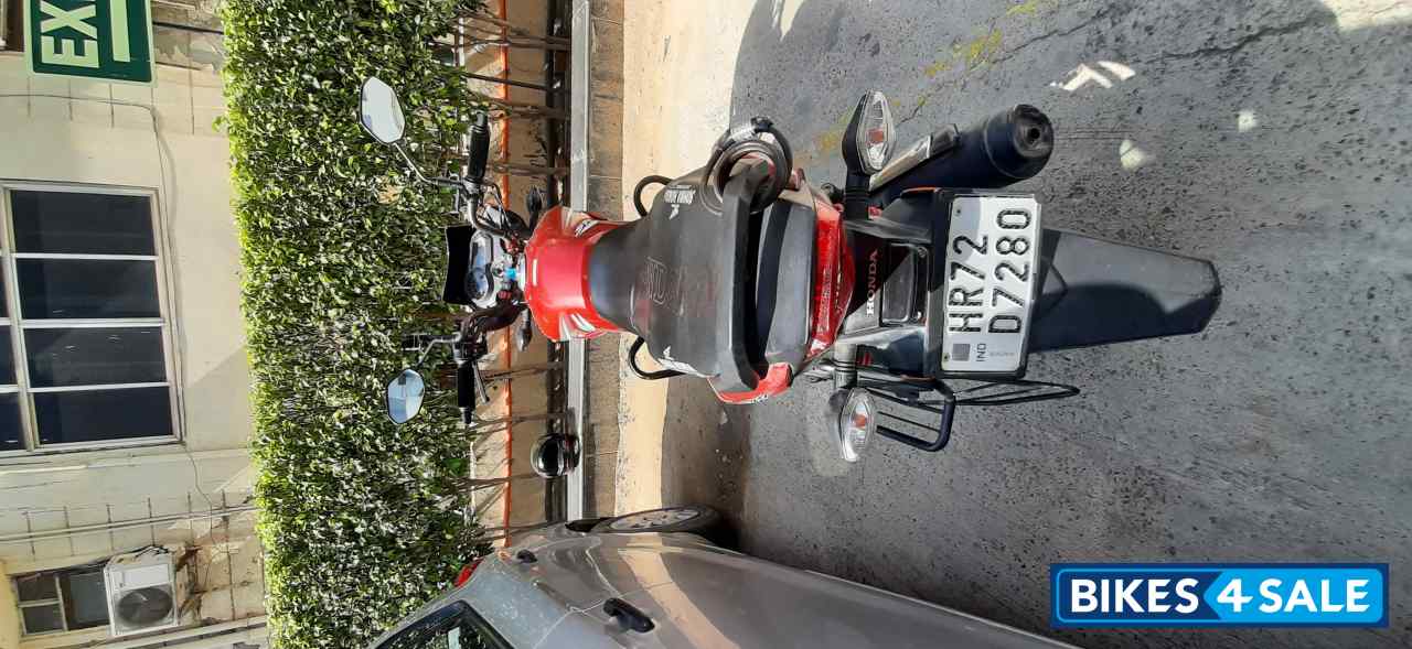 Red Honda CB Shine SP