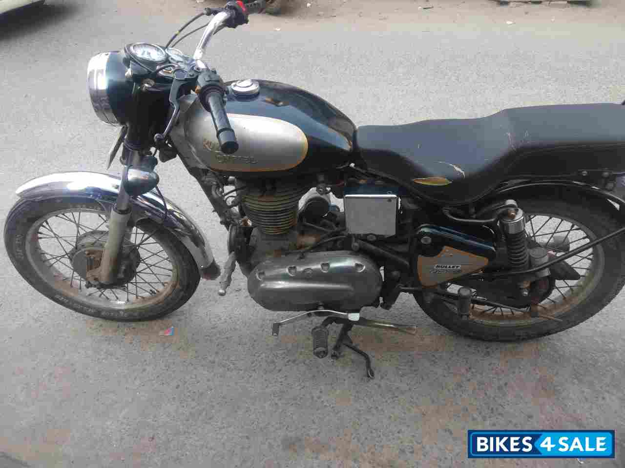 Black Royal Enfield Bullet Electra