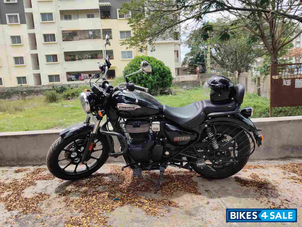 Royal Enfield Meteor 350 Stellar