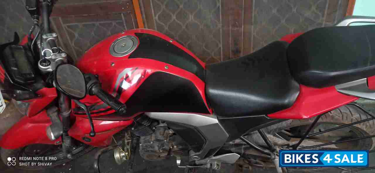Red Yamaha FZ FI V2