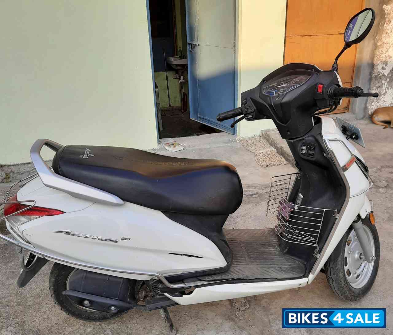 Pearl Precious White Honda Activa 6G