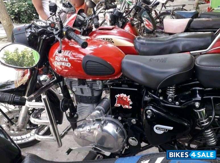 Royal Enfield Classic 350 Redditch Red