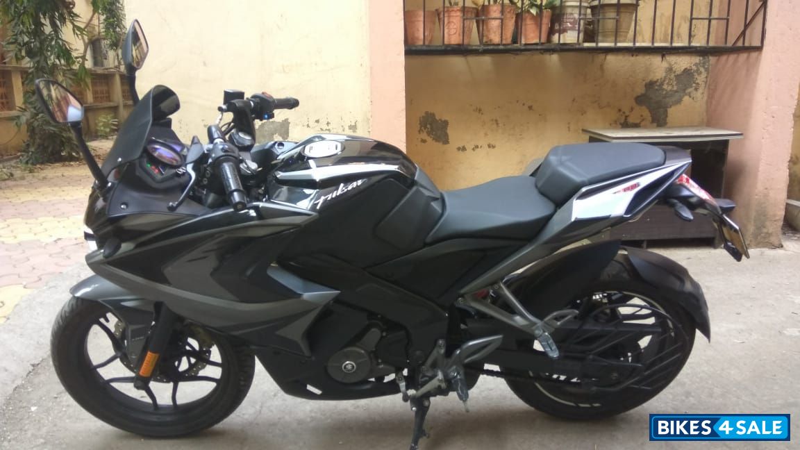 Bajaj Pulsar RS 200
