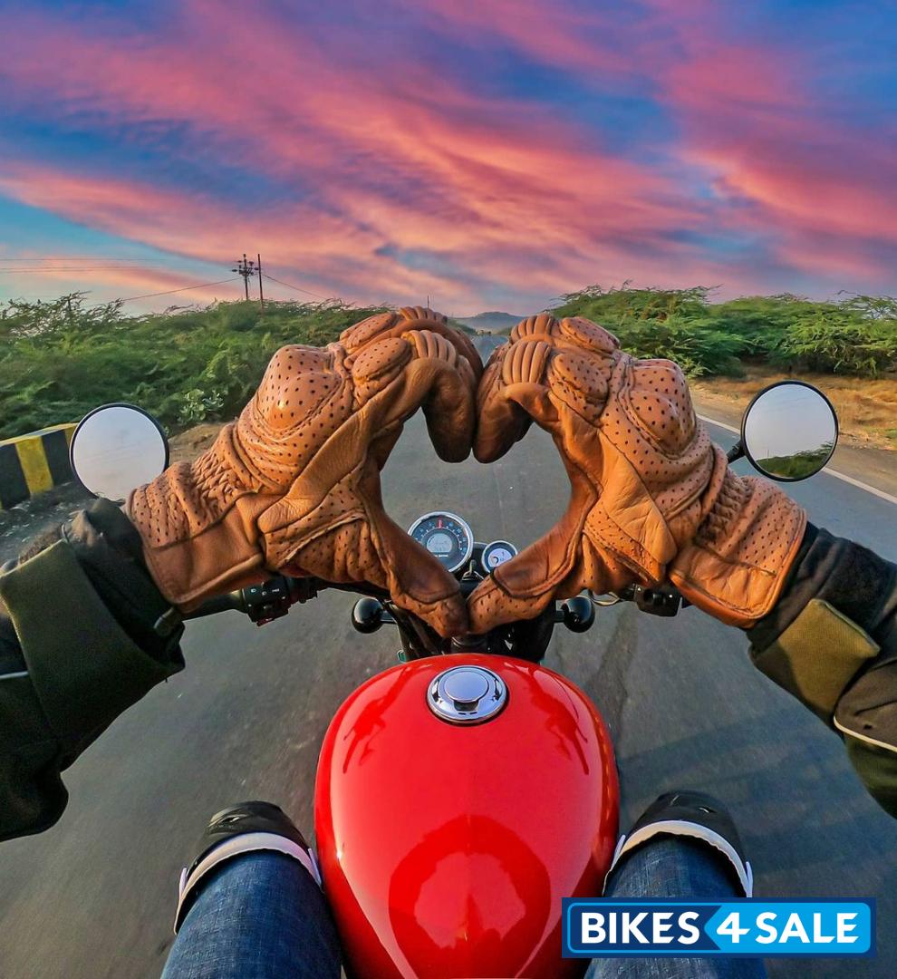 Royal Enfield Meteor 350 Fireball