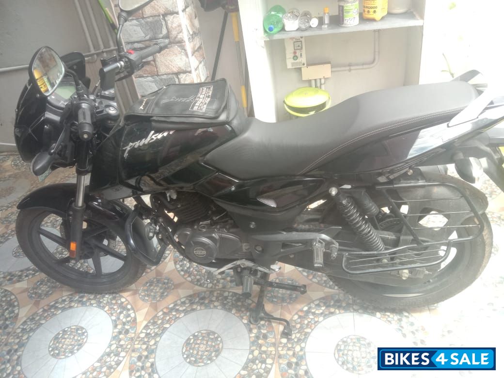 Black Bajaj Pulsar 150 Neon Black Bajaj Pulsar 150 Neon